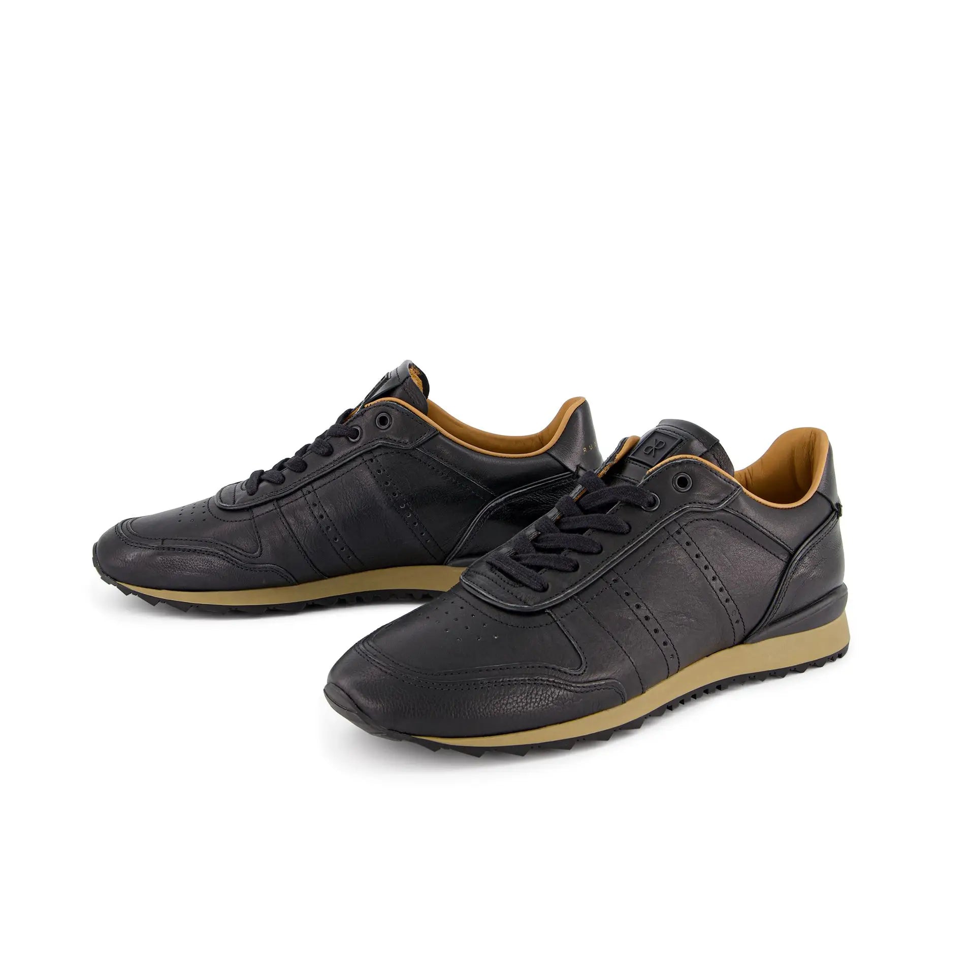 0021-joan-black-cl02
