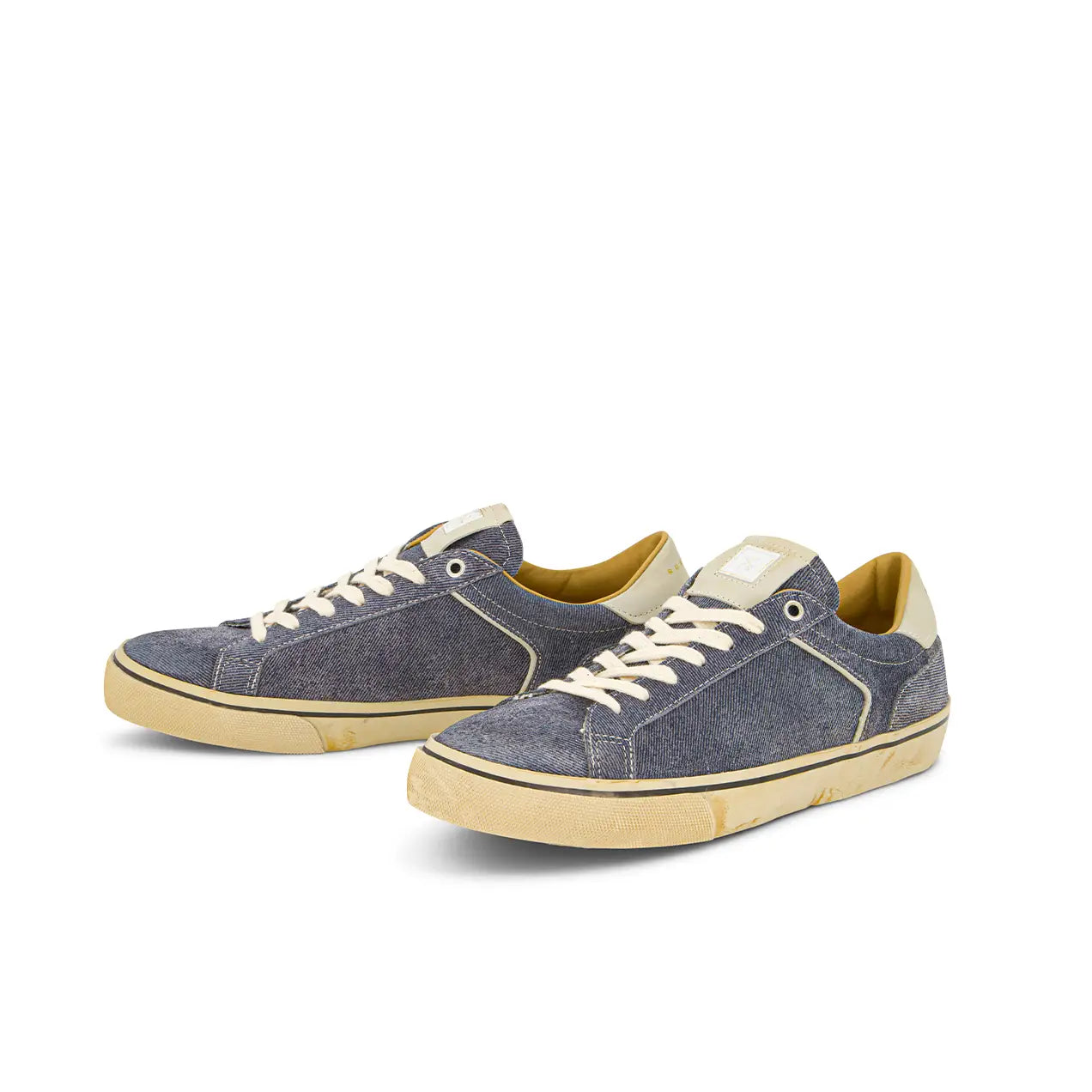 danielle-low-grey-he10-1