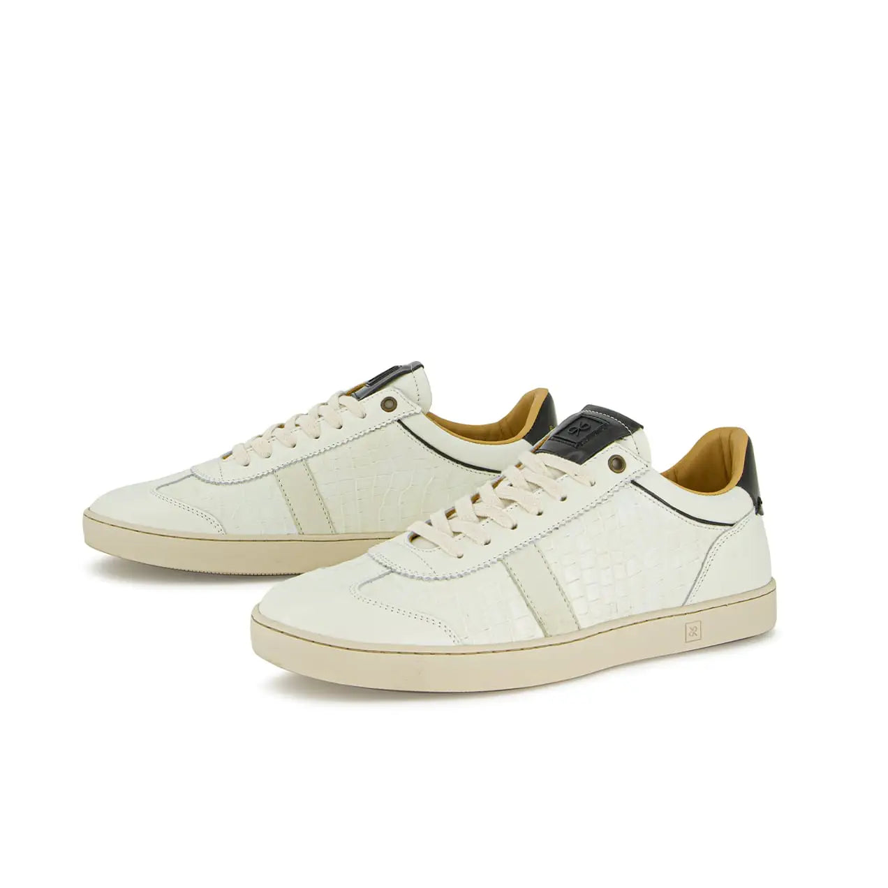 judy-off-white-he13
