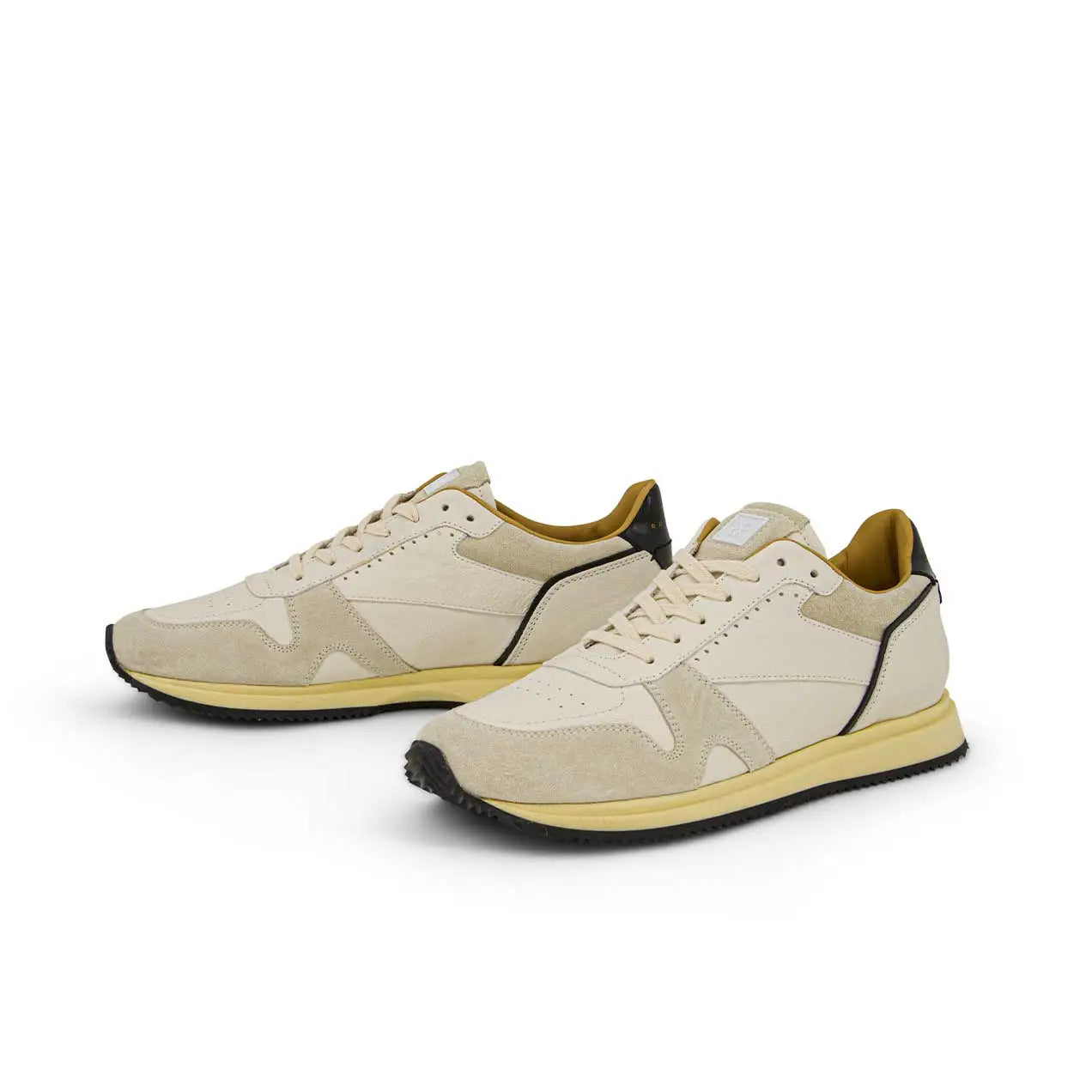 kim-white-black-he11-side