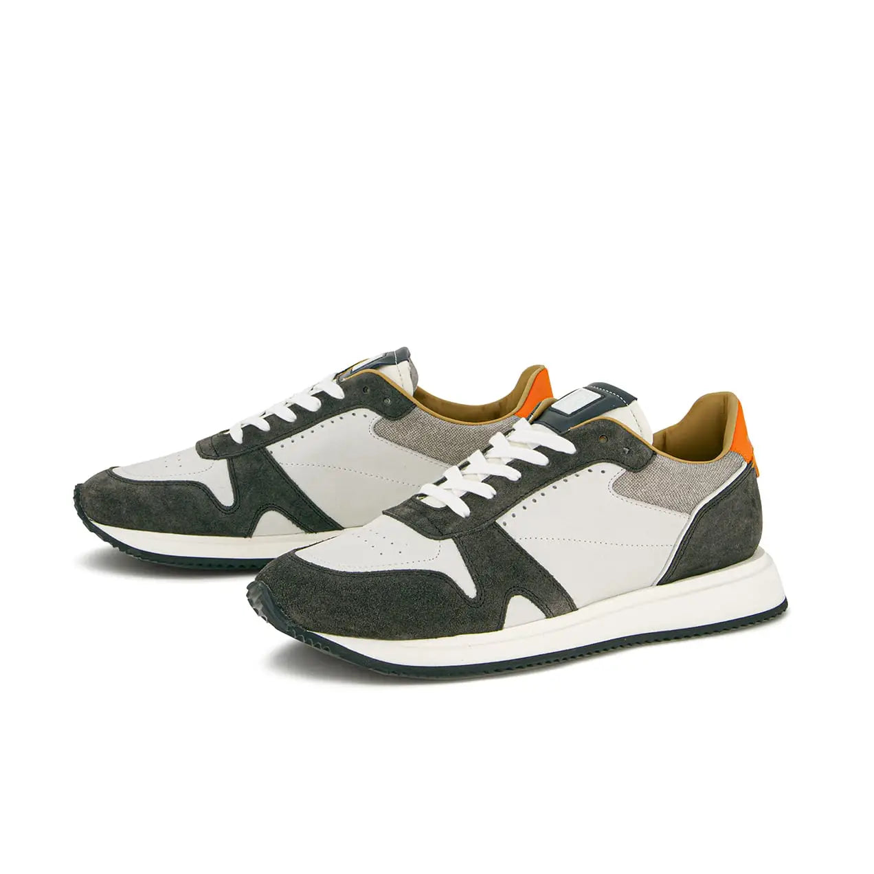 kim-white-black-he13