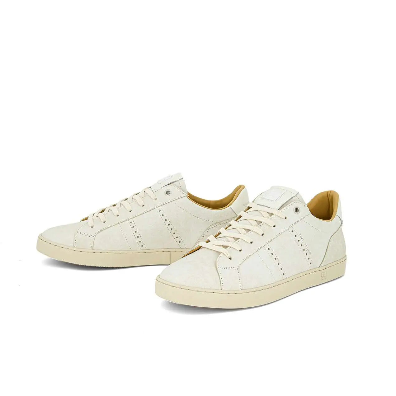 odile-white-he12